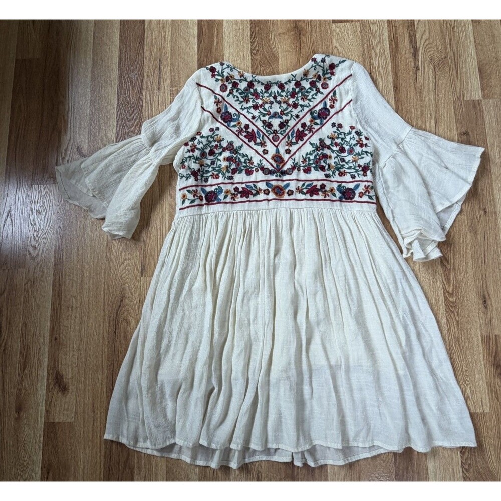 Umgee Women’s Small Boho Embroidered Floral Bell Sleeve Mini Dress Cream Cotton